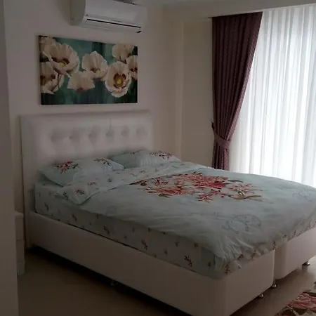 Apartament Lory Queen Residense *