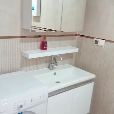 Apartament Lory Queen Residense *